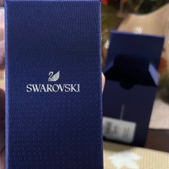 Swarovski Women Ginger Disc Chain Slide Bracelet - Picture 8 of 8